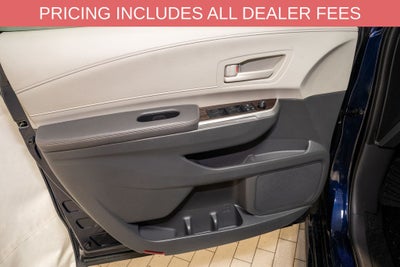2022 Toyota Sienna LE 8 Passenger
