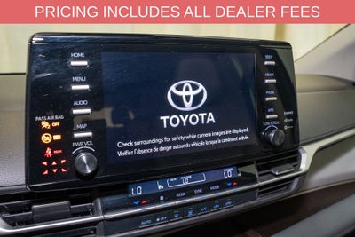 2022 Toyota Sienna LE 8 Passenger