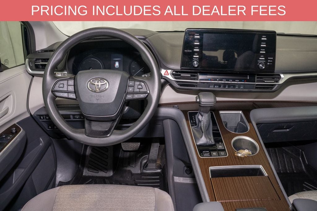 2022 Toyota Sienna LE 8 Passenger