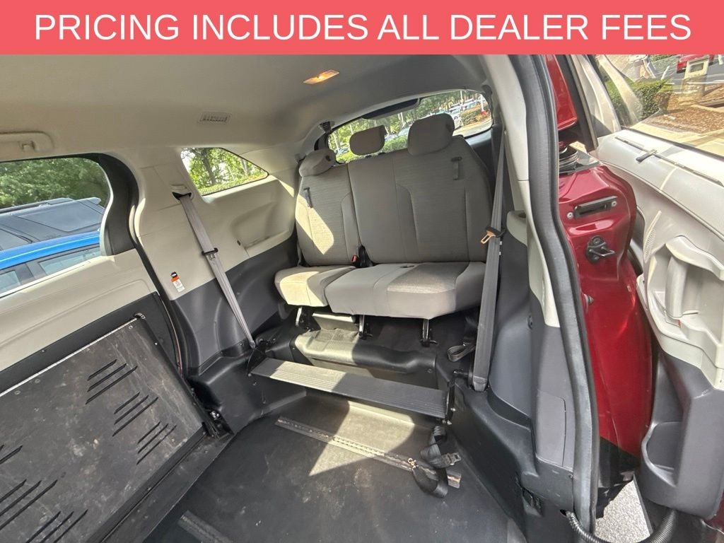 2021 Toyota Sienna LE