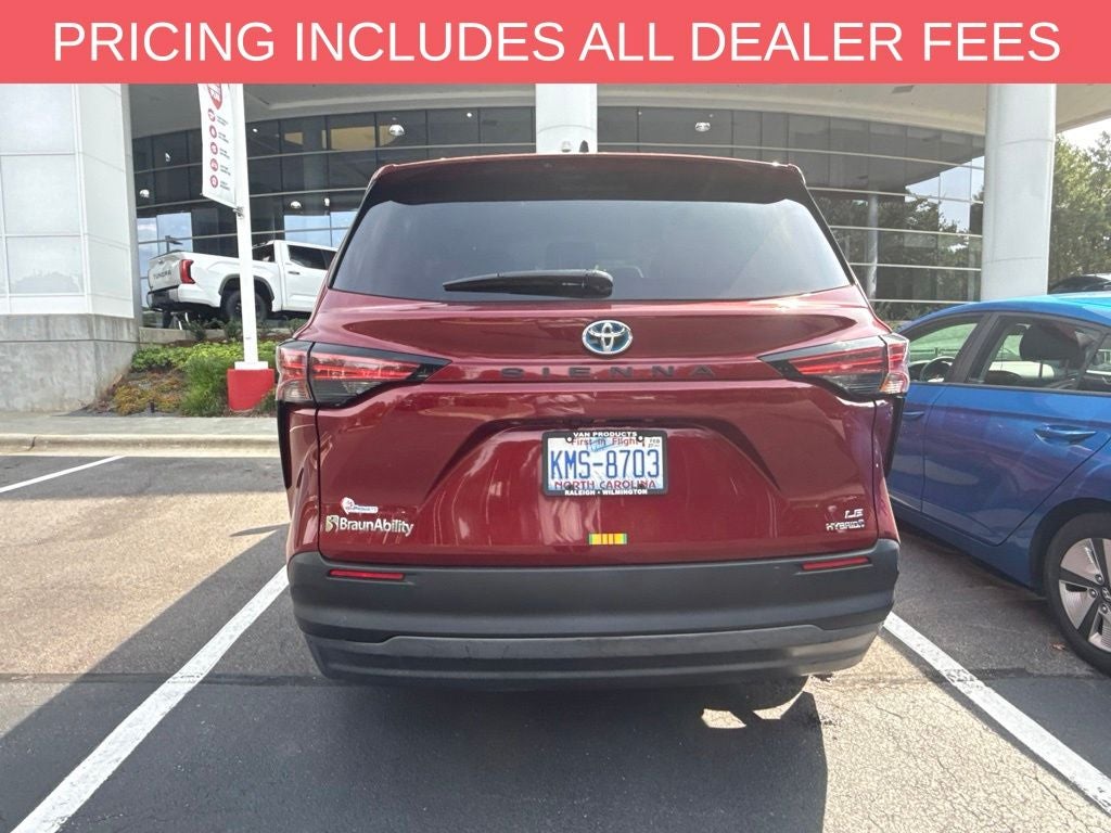 2021 Toyota Sienna LE