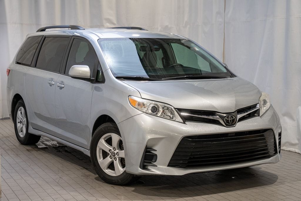 2019 Toyota Sienna LE 8 Passenger