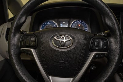 2019 Toyota Sienna LE 8 Passenger