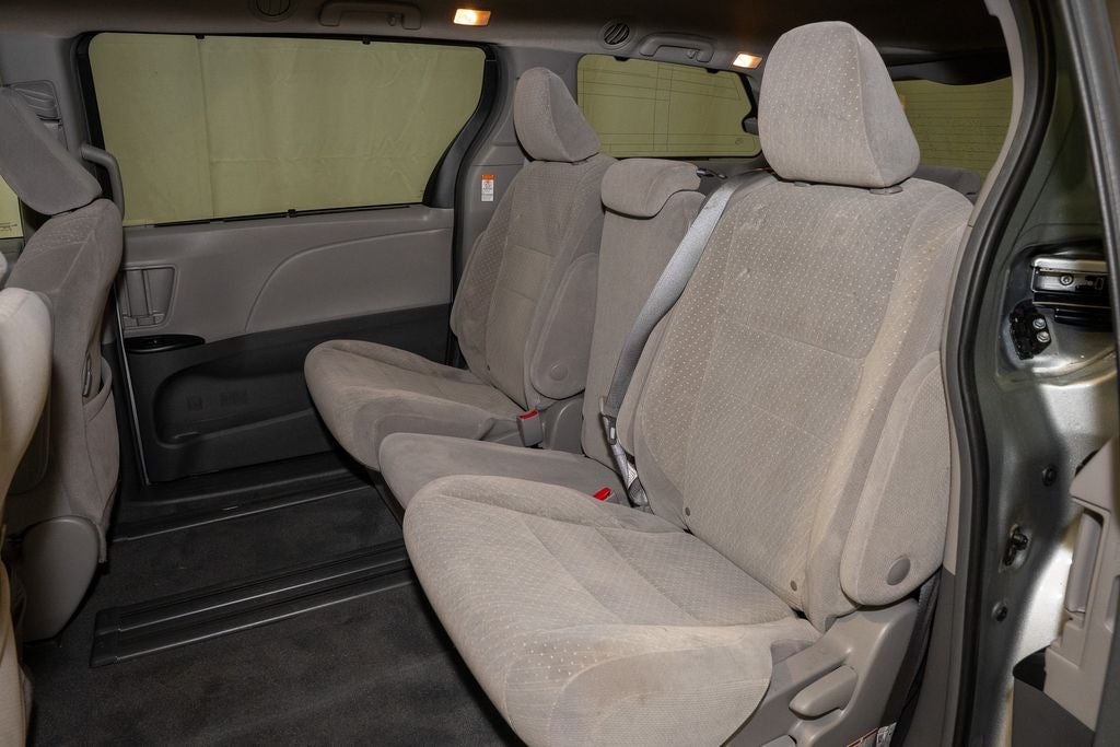 2019 Toyota Sienna LE 8 Passenger