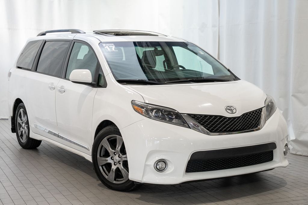 2017 Toyota Sienna SE Premium 7 Passenger