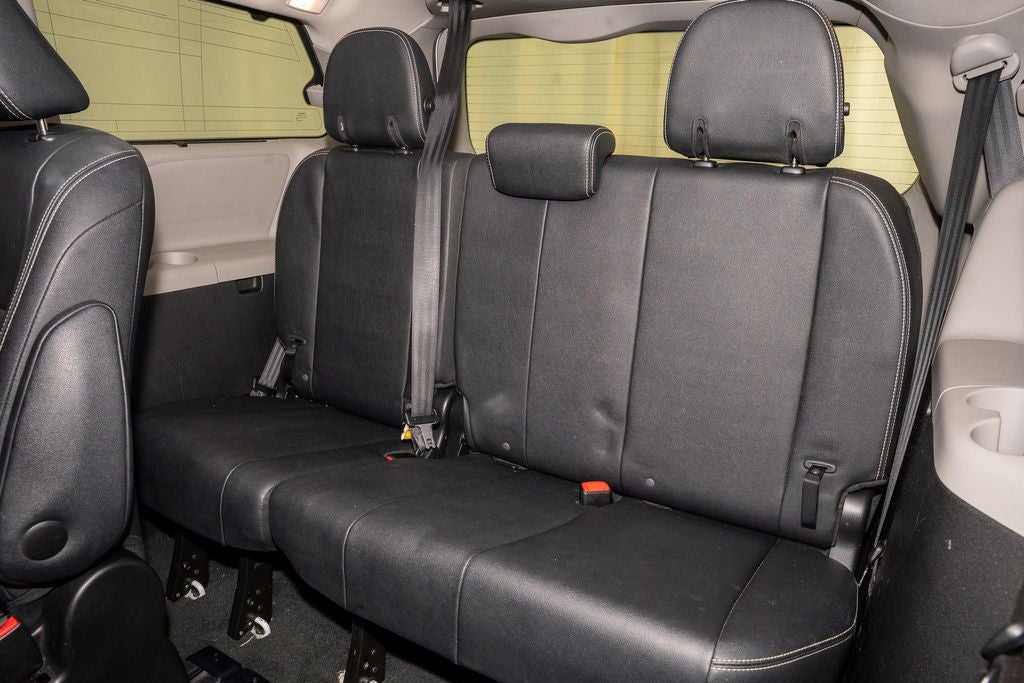 2017 Toyota Sienna SE Premium 7 Passenger