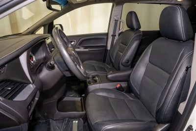 2017 Toyota Sienna SE Premium 7 Passenger