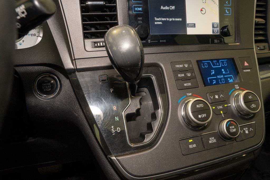 2017 Toyota Sienna SE Premium 7 Passenger