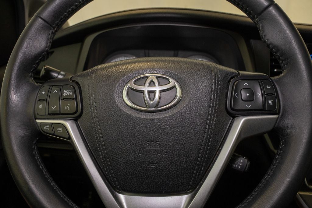 2017 Toyota Sienna SE Premium 7 Passenger