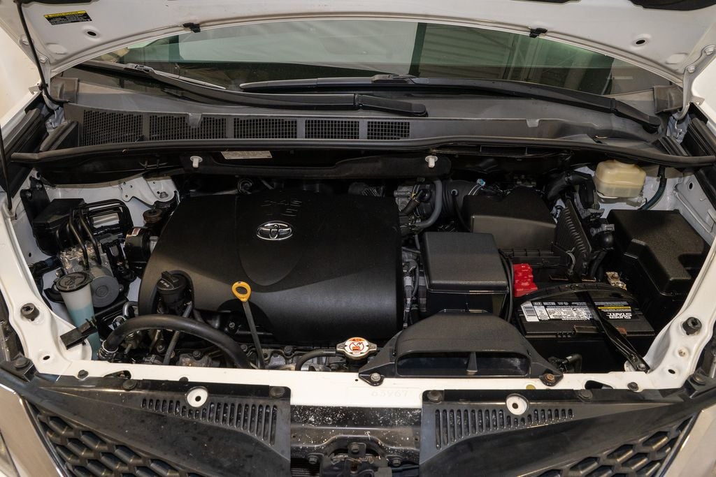 2017 Toyota Sienna SE Premium 7 Passenger