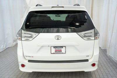 2017 Toyota Sienna SE Premium 7 Passenger