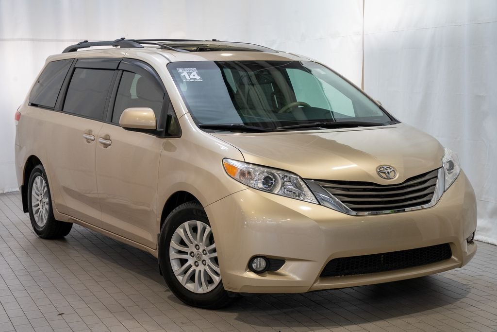 2014 Toyota Sienna XLE 7 Passenger