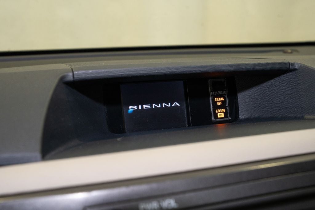 2014 Toyota Sienna XLE 7 Passenger