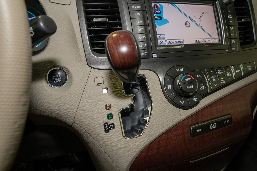 2014 Toyota Sienna XLE 7 Passenger