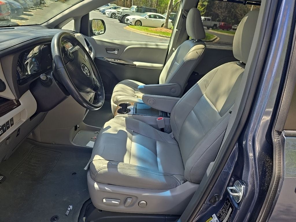 2016 Toyota Sienna XLE Premium 7 Passenger