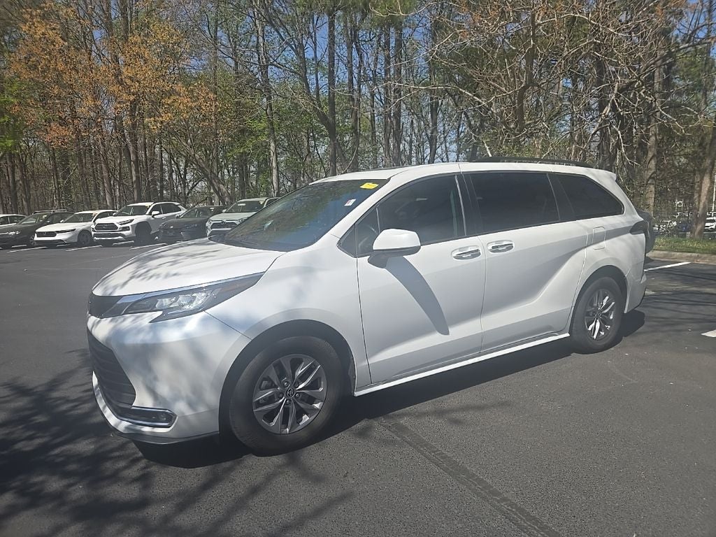 2023 Toyota Sienna XLE