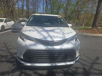 2023 Toyota Sienna XLE