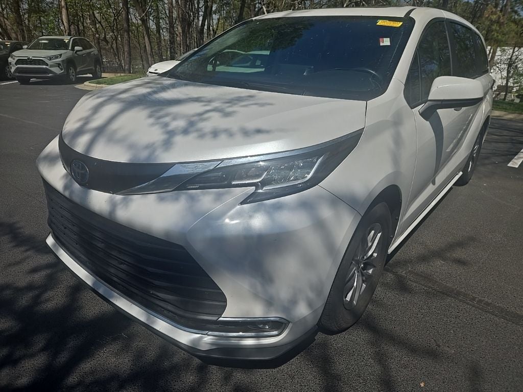2023 Toyota Sienna XLE