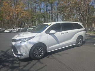2023 Toyota Sienna XLE