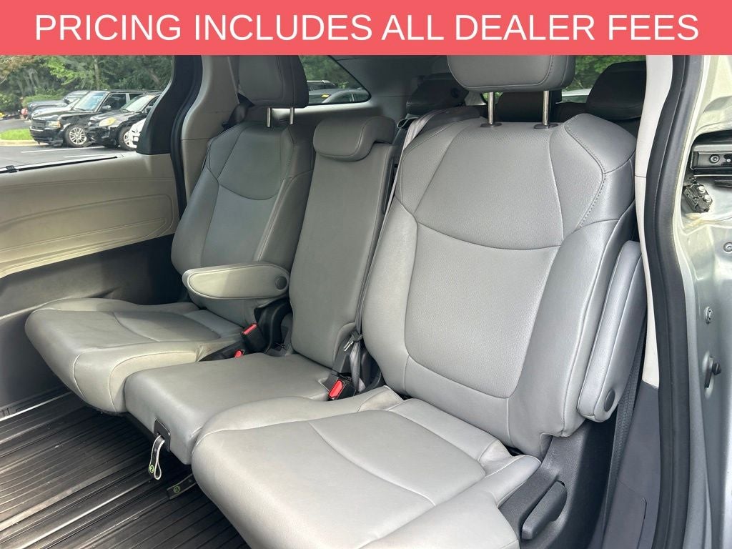 2023 Toyota Sienna XLE 8 Passenger