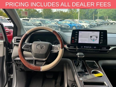 2023 Toyota Sienna XLE 8 Passenger