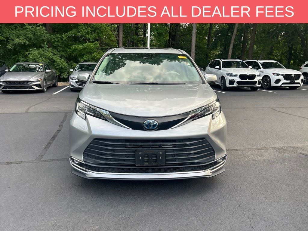 2023 Toyota Sienna XLE 8 Passenger