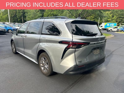 2023 Toyota Sienna XLE 8 Passenger