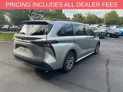 2023 Toyota Sienna XLE 8 Passenger