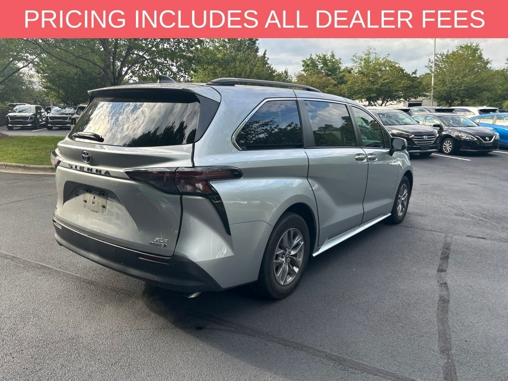 2023 Toyota Sienna XLE 8 Passenger