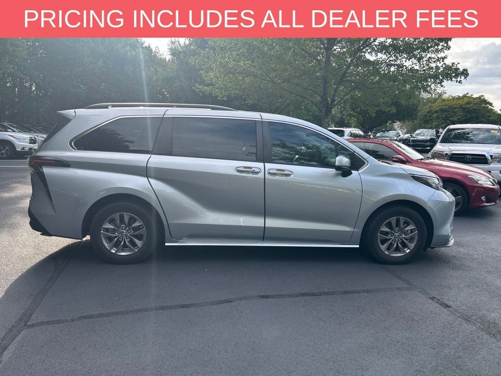 2023 Toyota Sienna XLE 8 Passenger