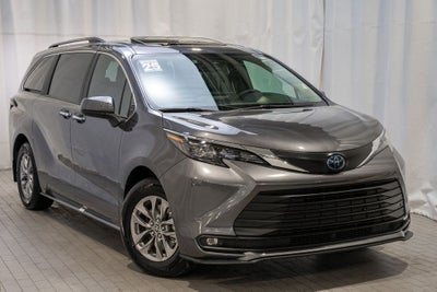 2025 Toyota Sienna XLE 8 Passenger