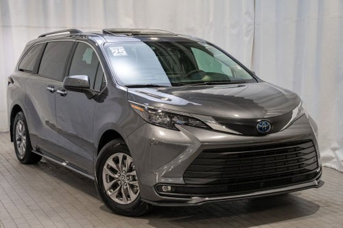 2025 Toyota Sienna XLE 8 Passenger