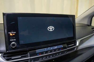 2025 Toyota Sienna XLE 8 Passenger