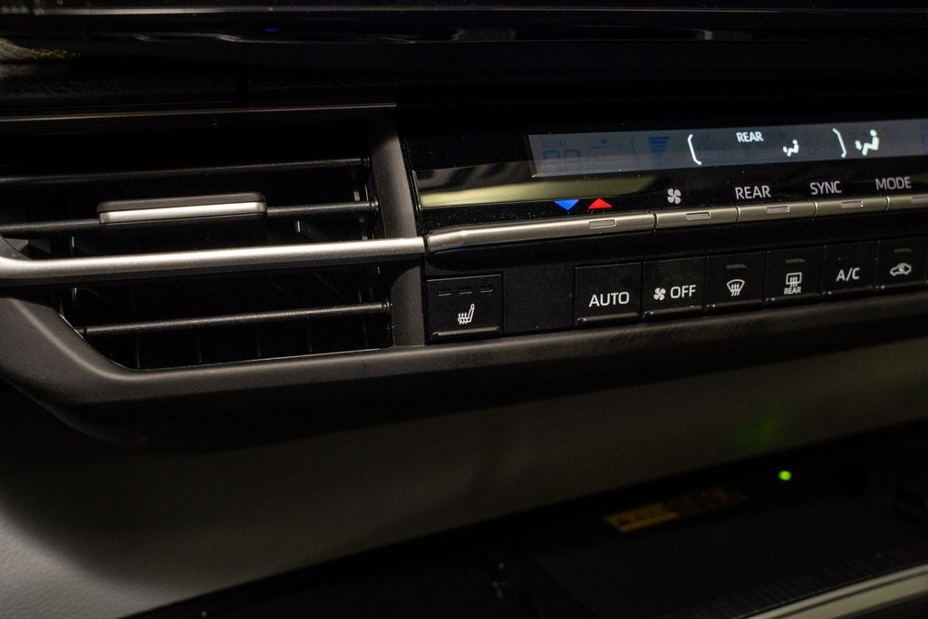 2025 Toyota Sienna XLE 8 Passenger