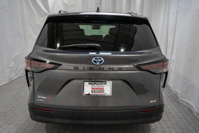 2025 Toyota Sienna XLE 8 Passenger