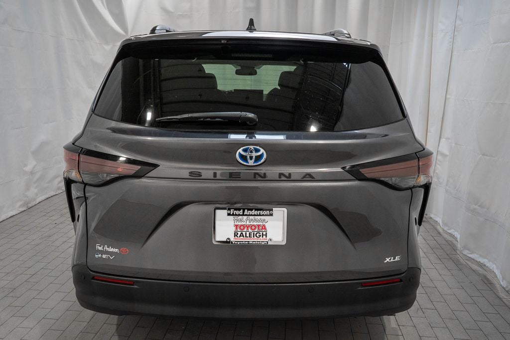 2025 Toyota Sienna XLE 8 Passenger