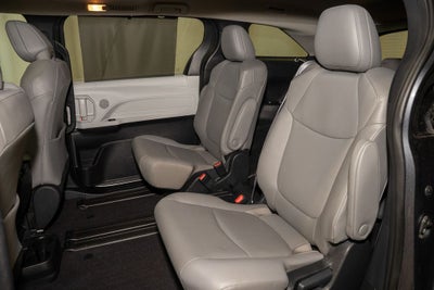 2025 Toyota Sienna XLE 8 Passenger