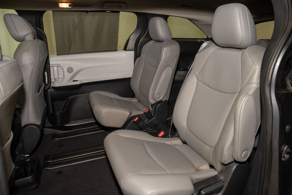 2025 Toyota Sienna XLE 8 Passenger