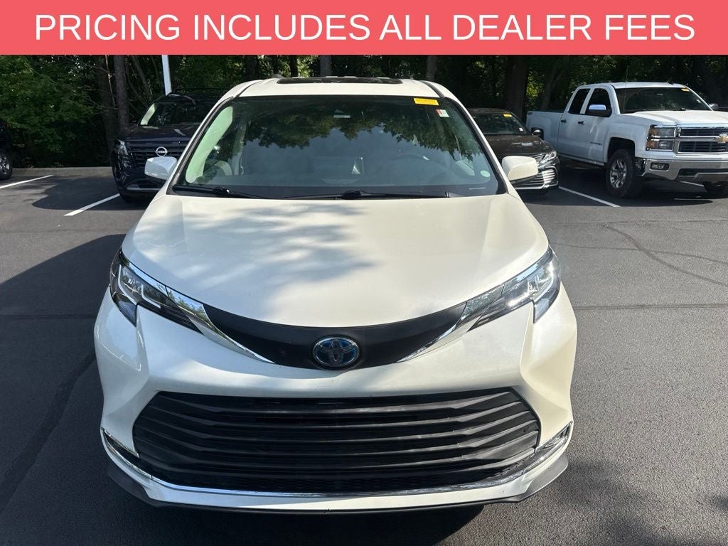 2021 Toyota Sienna XLE 8 Passenger