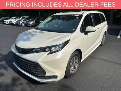 2021 Toyota Sienna XLE 8 Passenger