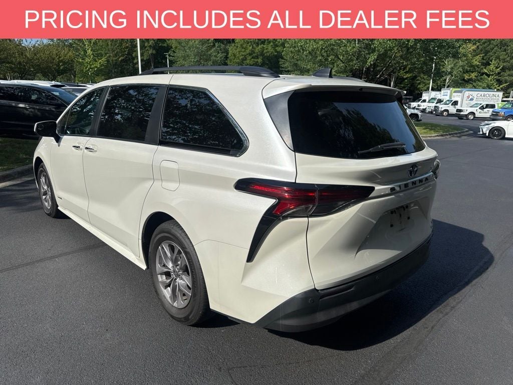 2021 Toyota Sienna XLE 8 Passenger