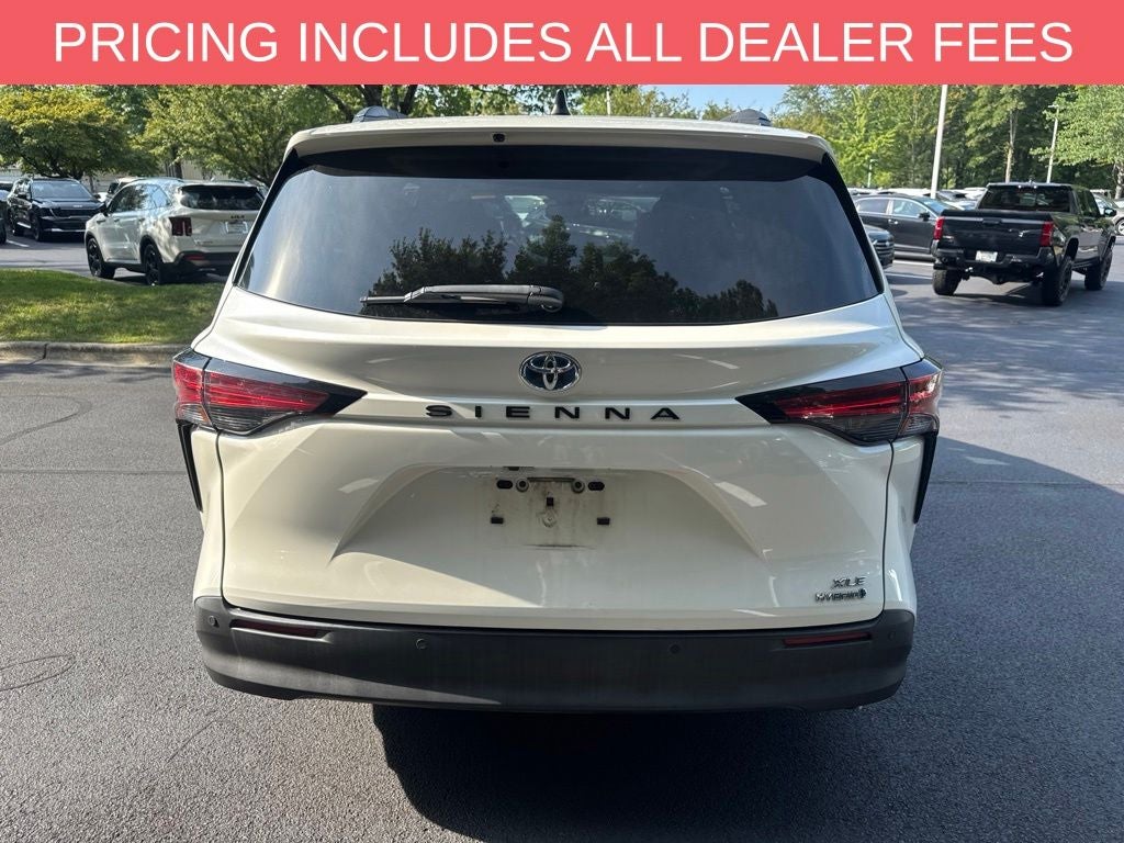2021 Toyota Sienna XLE 8 Passenger
