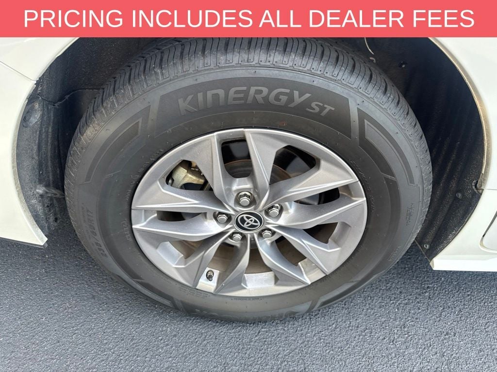 2021 Toyota Sienna XLE 8 Passenger