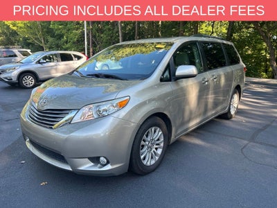 2017 Toyota Sienna XLE 8 Passenger