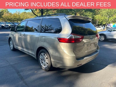 2017 Toyota Sienna XLE 8 Passenger