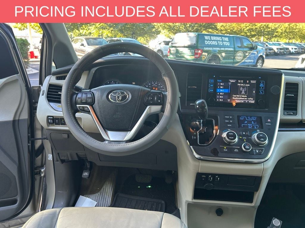 2017 Toyota Sienna XLE 8 Passenger
