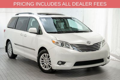 2017 Toyota Sienna XLE 8 Passenger