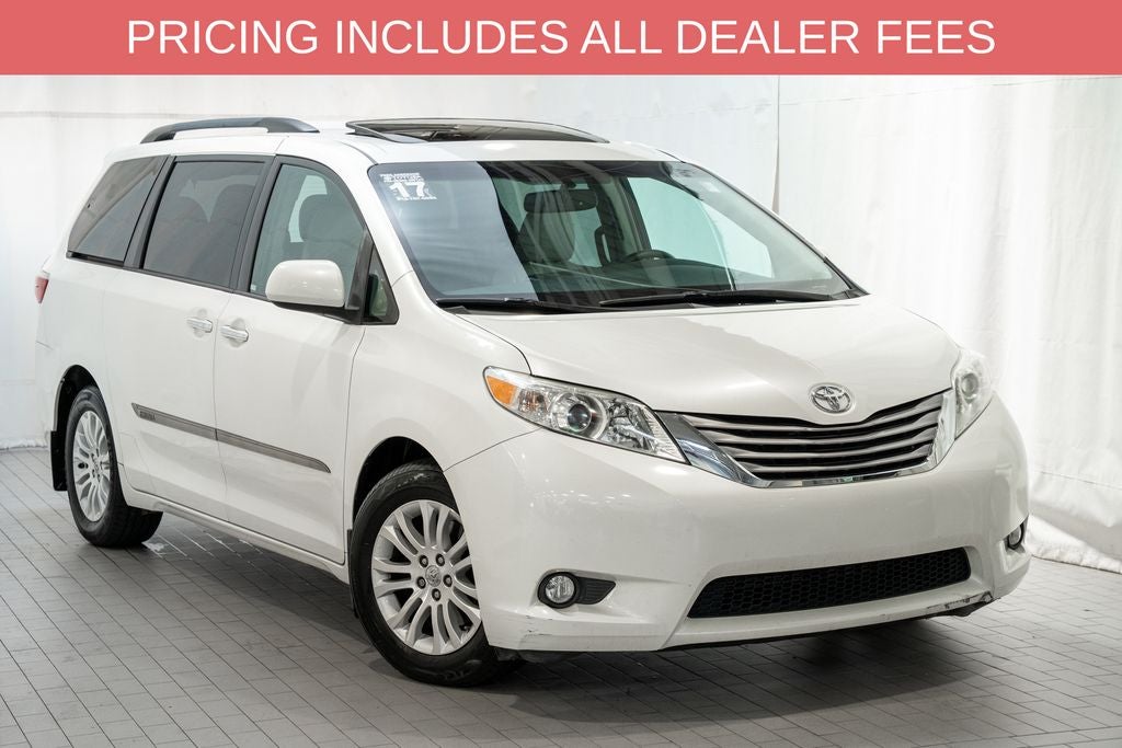 2017 Toyota Sienna XLE 8 Passenger