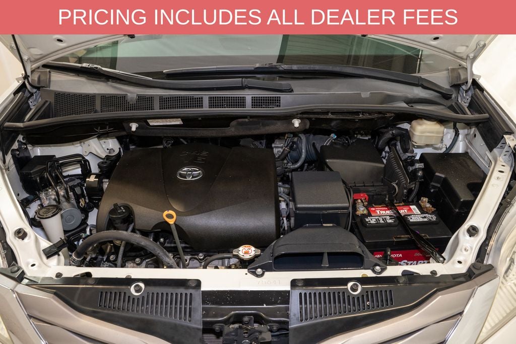 2017 Toyota Sienna XLE 8 Passenger