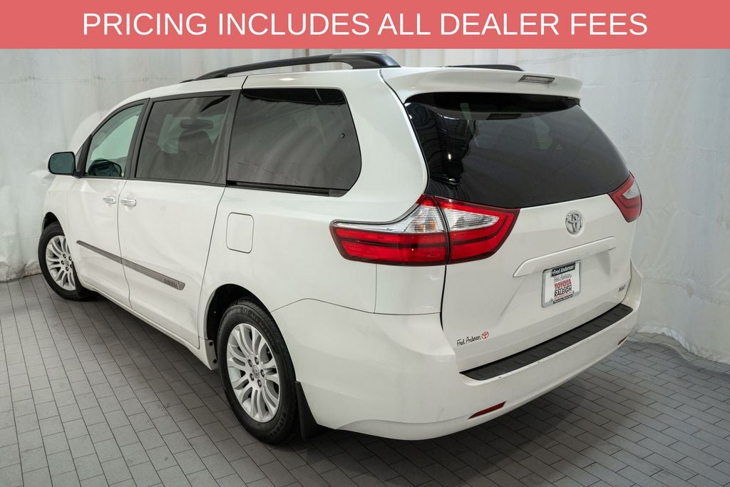 2017 Toyota Sienna XLE 8 Passenger